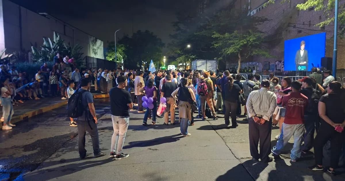 Javier Milei en Tucumán: Foro Económico y críticas en medio de tensiones políticas