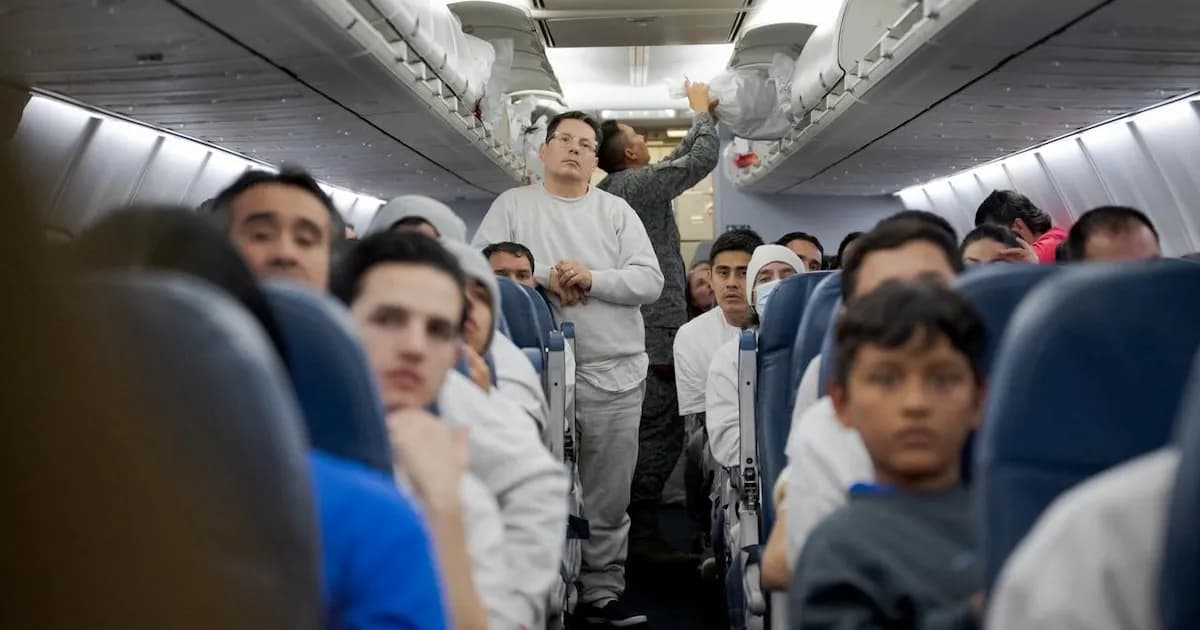 Colombia recibe a 110 ciudadanos en vuelo humanitario desde Estados Unidos