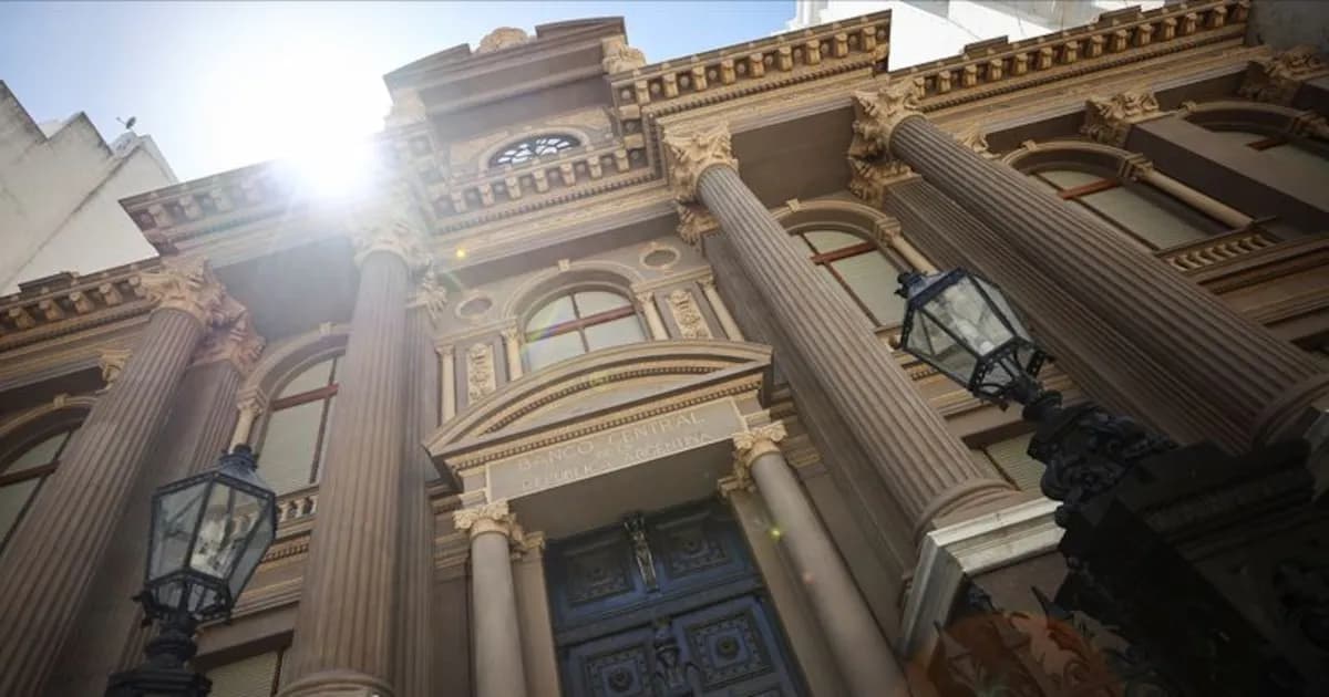 El Banco Central refuerza sus reservas con compra récord de dólares en marzo