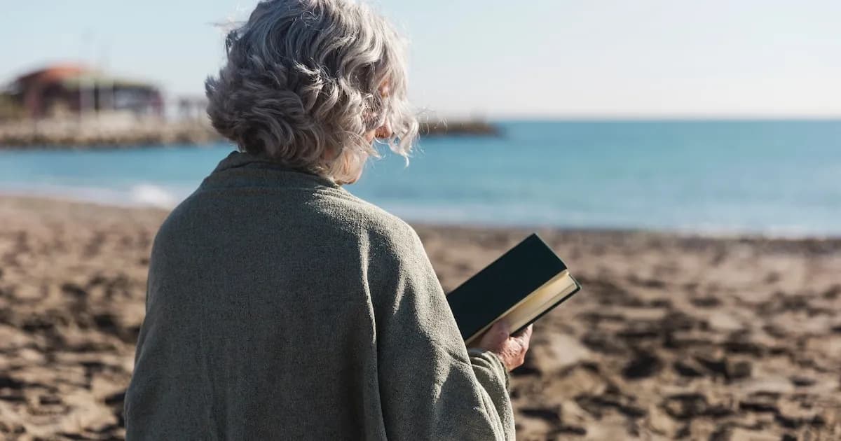 A los 93 años, una jubilada lucha por conseguir empleo tras 14 fracturas en su brazo