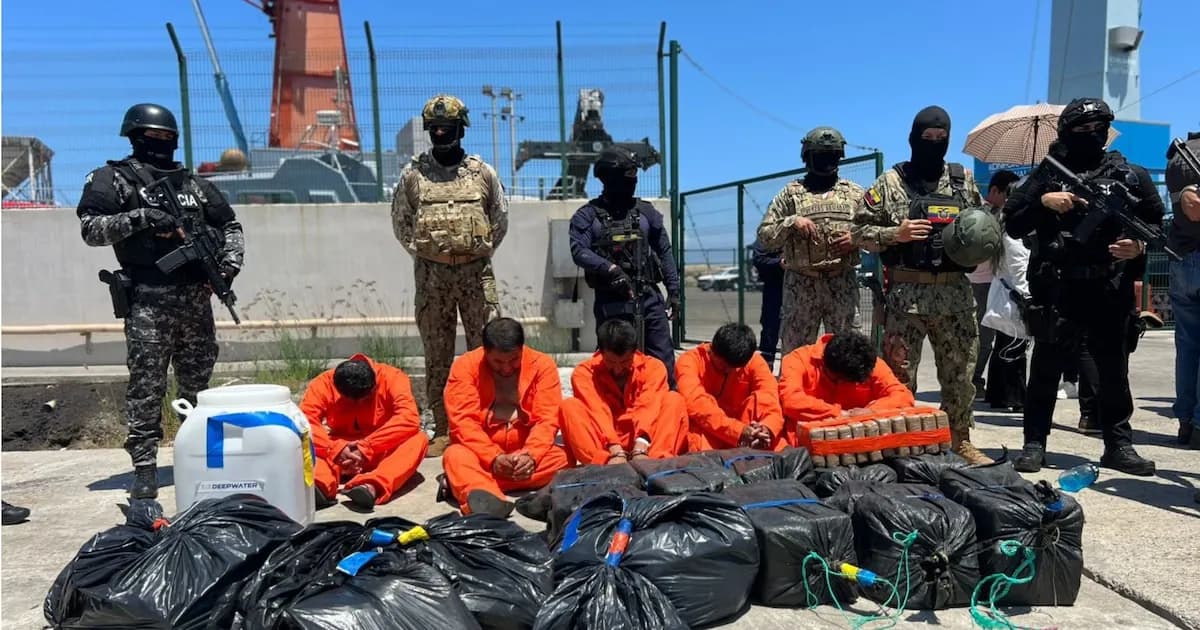 Ecuador desmantela red de narcotráfico con incautación de 2,9 toneladas de droga cerca de Galápagos
