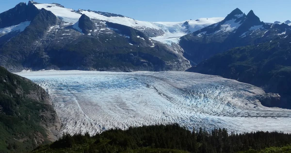 Alaska enfrenta un récord de deshielo glaciar por el cambio climático
