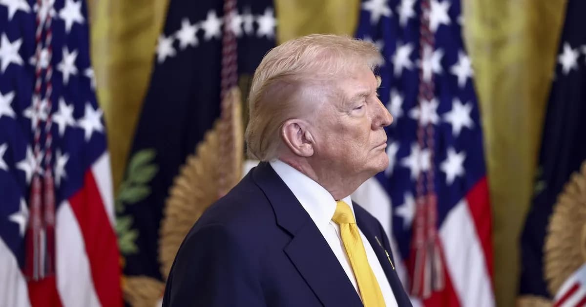 Trump incrementa aranceles globales de EEUU del 10% al 15% tras fallo judicial