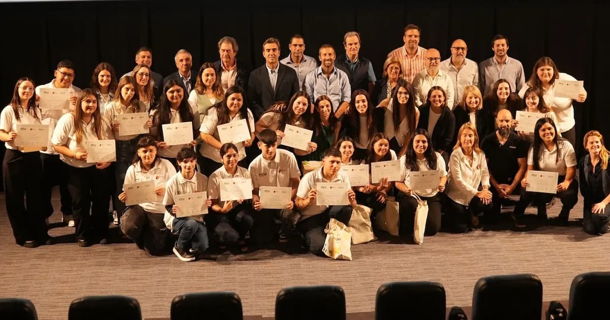Impulso al Empleo Juvenil: Academia CCU Expande Oportunidades en Tres Provincias