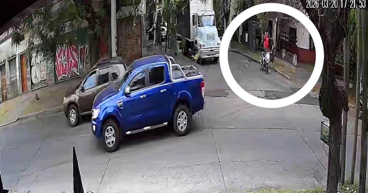 Motochorros asaltan a un hombre y utilizan su tarjeta de crédito para gastar en un local