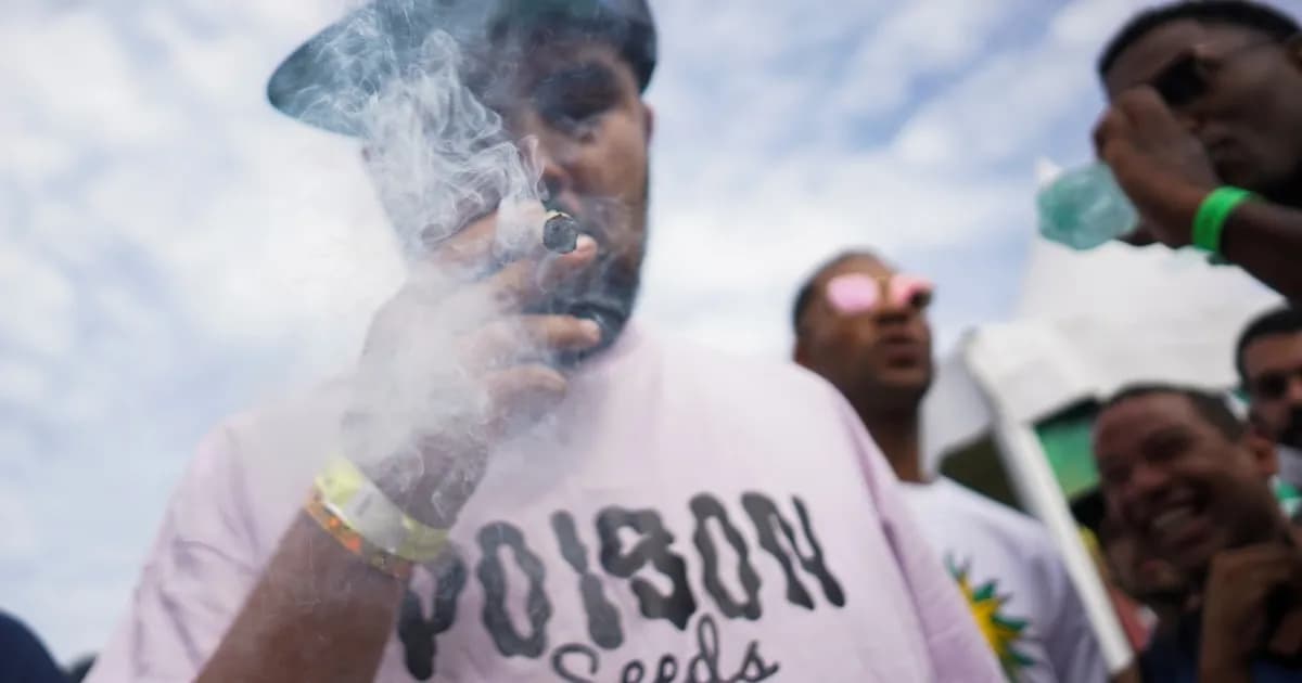 Clubes canábicos en Uruguay lideran ventas y piden acceso para turistas