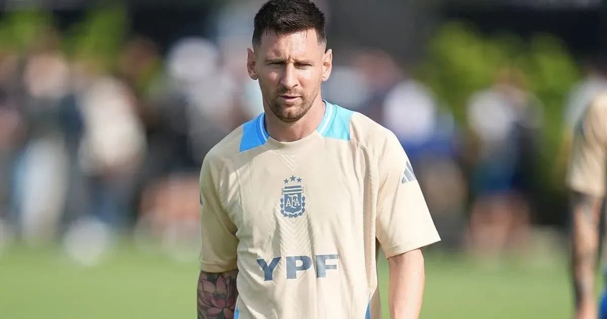 Lionel Messi regresa a Argentina para entrenar con la Selección Nacional