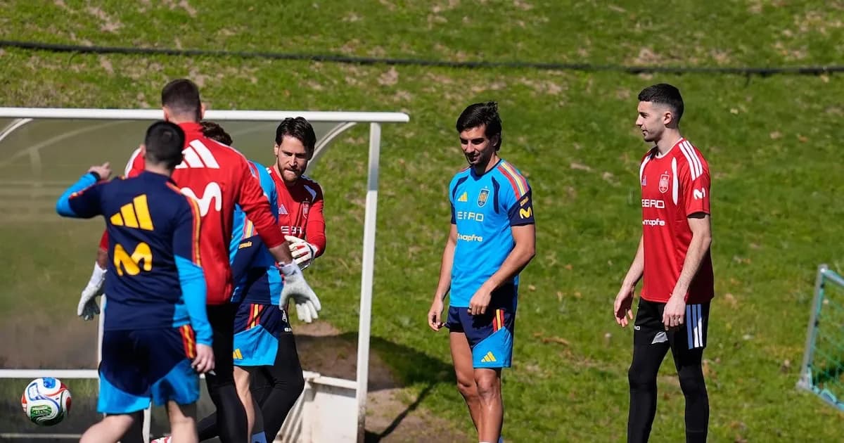 Joan García: La competencia en la portería de España es un esfuerzo colectivo