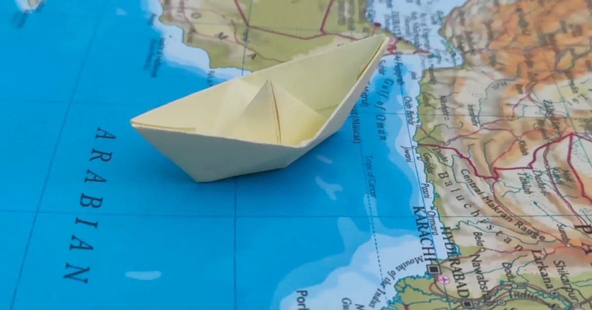 Aumento del 23% en fletes Asia-Europa por cierre del estrecho de Ormuz