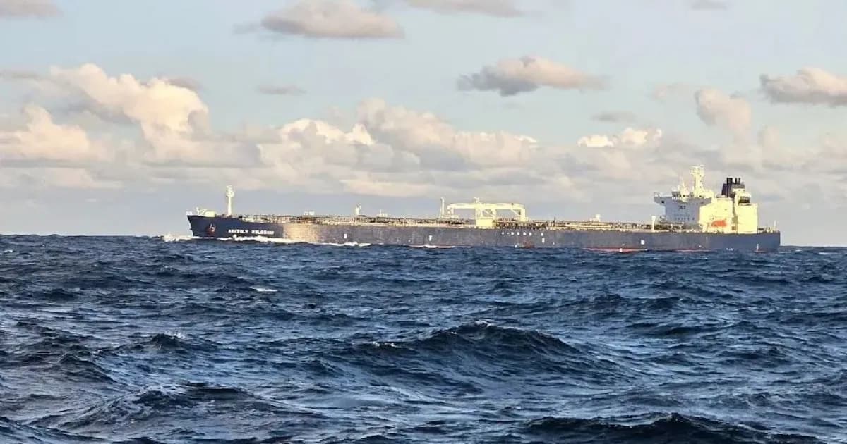 Petrolero ruso desafía sanciones y se dirige a Cuba en medio de crisis energética