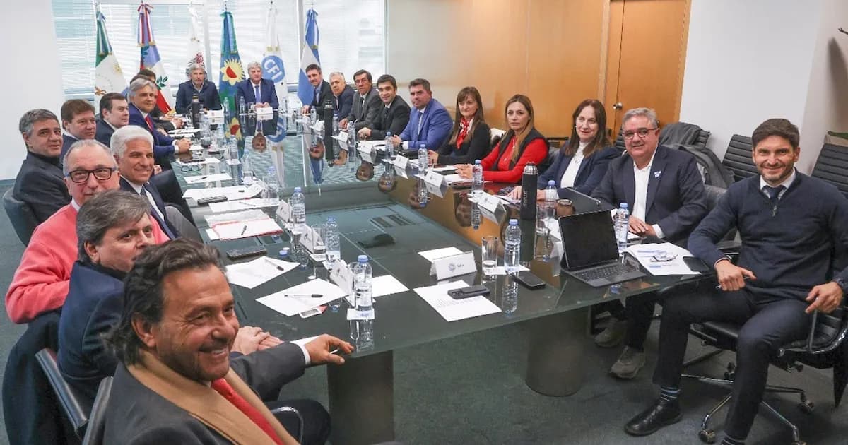 Gobernadores presionan por fondos mientras el Gobierno enfrenta crisis interna