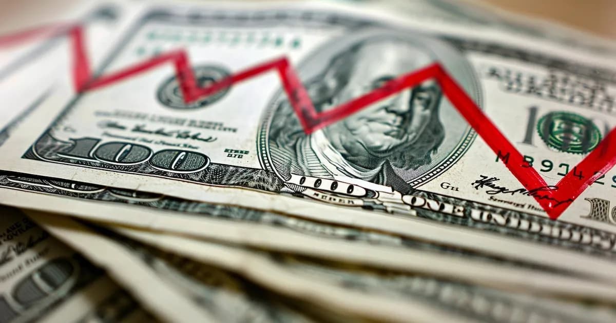 Desaceleración en depósitos en dólares desafía plan de reactivación del Gobierno