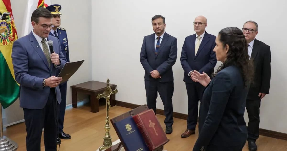 Bolivia destituye al presidente de YPFB en medio de crisis por combustible de mala calidad