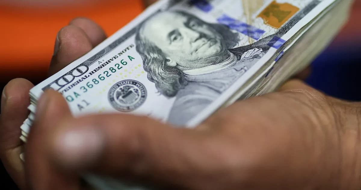 El dólar se devalúa un 5% en el primer trimestre tras una caída reciente
