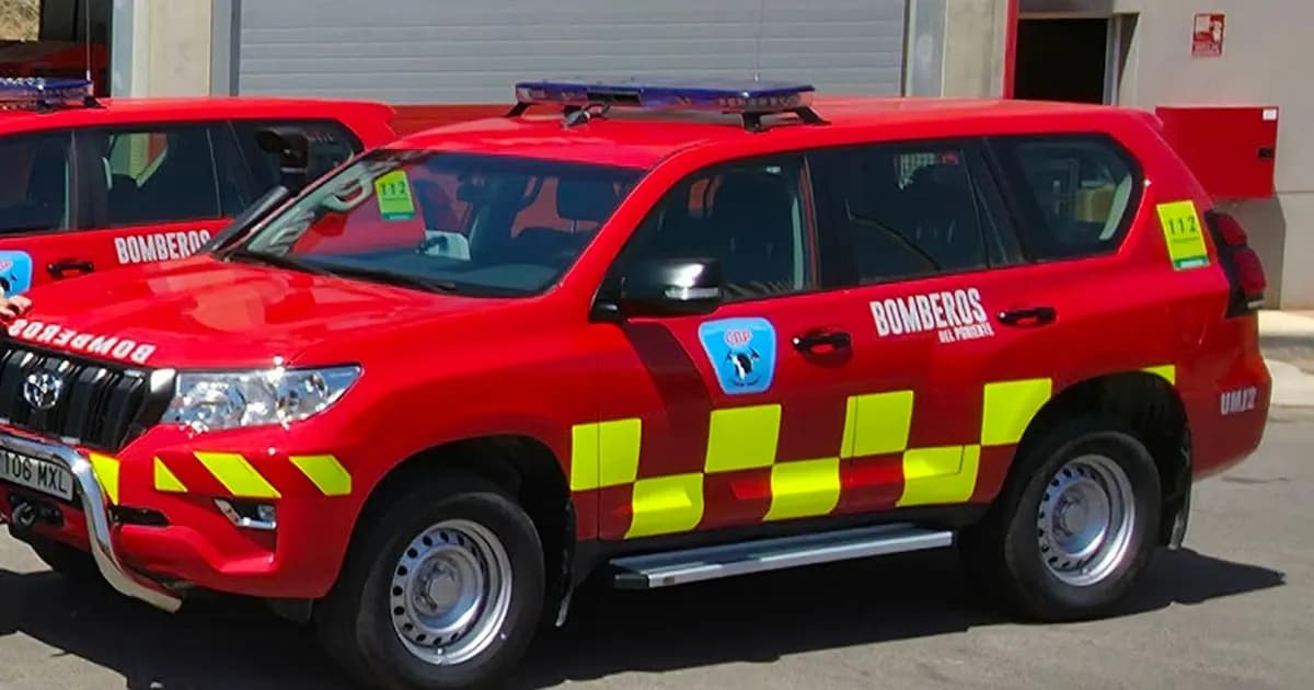 Incendio en Roquetas provoca evacuación de 50 vecinos y atención a un agente policial