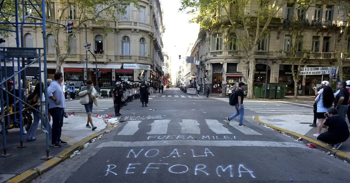 Crisis laboral y decisiones controvertidas en el Gobierno de Milei