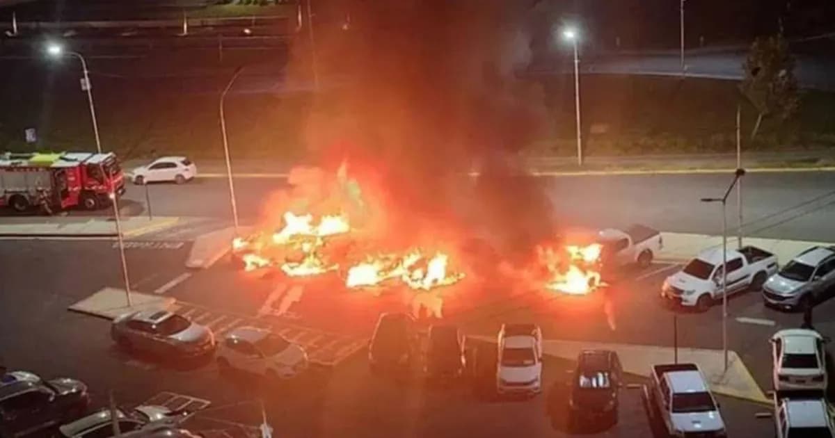 Incendio intencional de autos de lujo en Neuquén: un joven herido tras una discusión amorosa