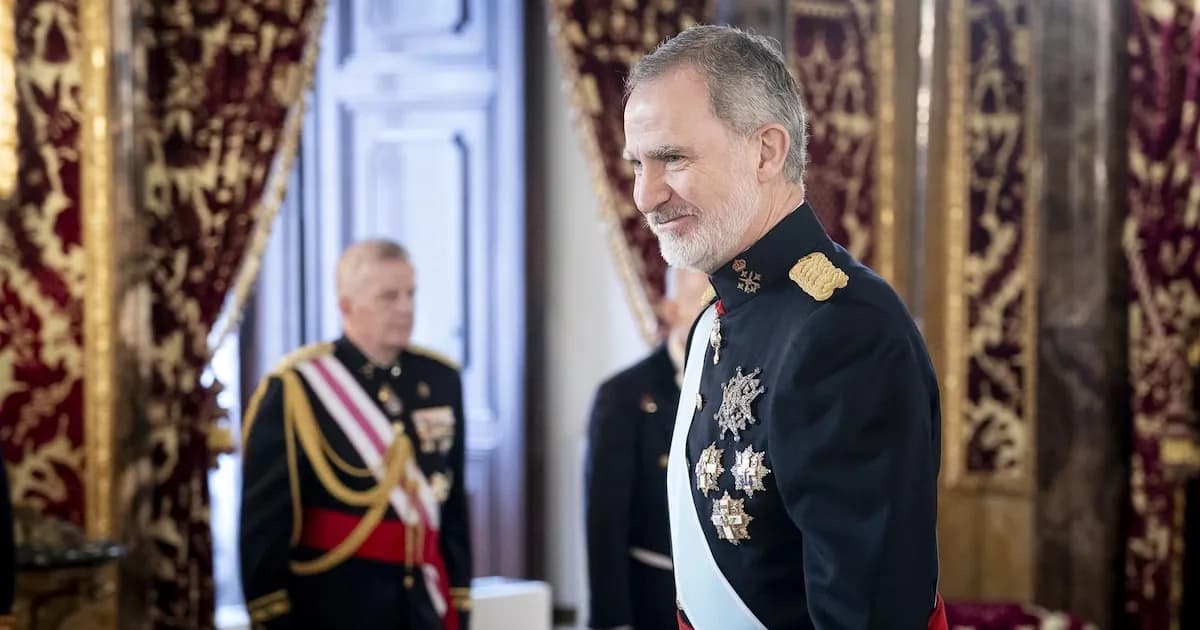 Proponen eliminar referencias al Rey en títulos universitarios en España