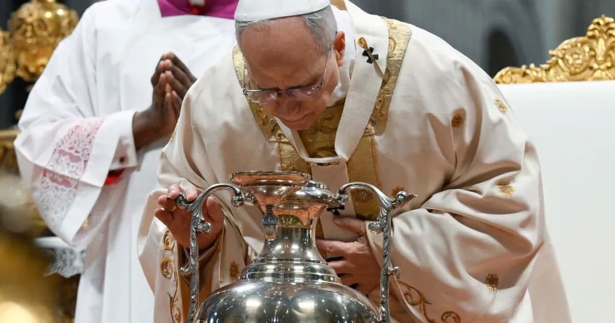León XIV celebra su primera misa de Pascua y aboga por la unidad en la Iglesia