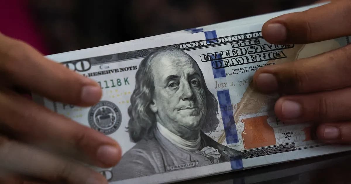Argentina, segundo en el mundo por dólares fuera del sistema financiero