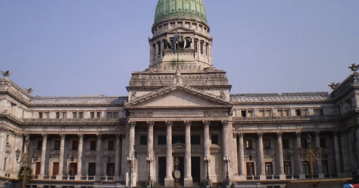 Desafíos para el superávit fiscal: tres leyes que presionan las cuentas del Gobierno argentino