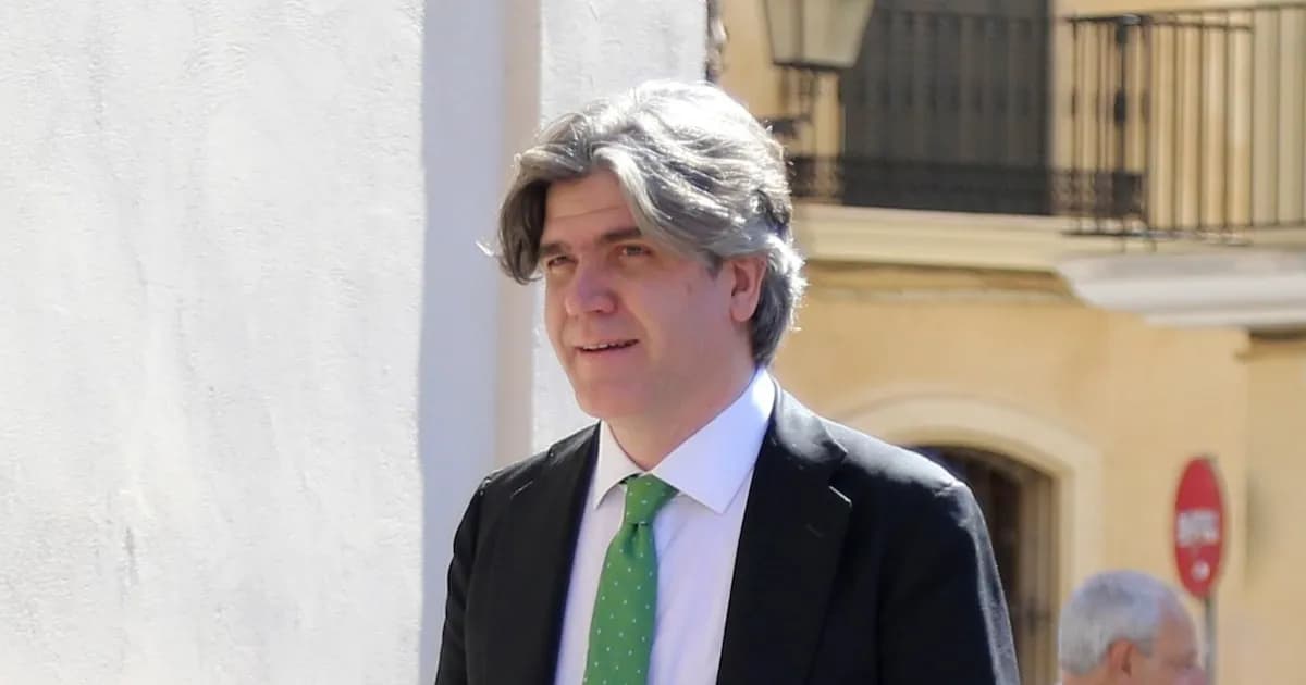 Jacobo Martínez de Irujo: El defensor del arte y legado familiar en la Casa de Alba