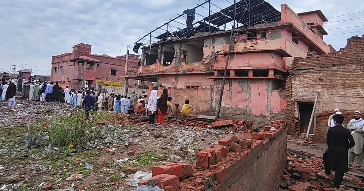 Ataque suicida en una comisaría de Pakistán deja cinco muertos y numerosos heridos