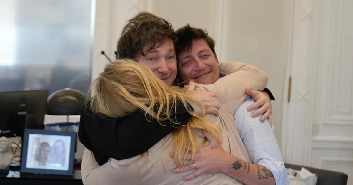 Milei defiende a su asesor Santiago Caputo en medio de rumores de crisis interna