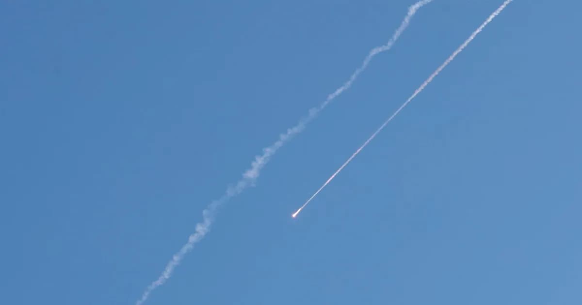 Irán lanza ataques en Emiratos, Bahréin y Kuwait: daños en infraestructuras clave