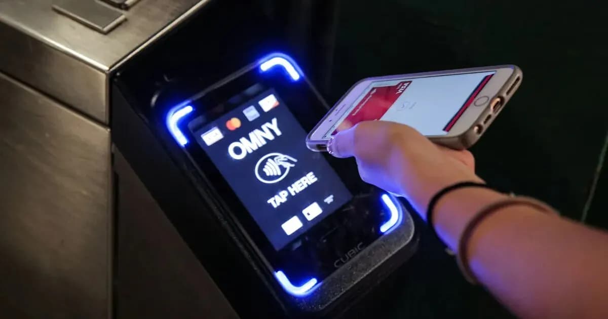 Nueva York propone tarjetas OMNY sin límite para estudiantes