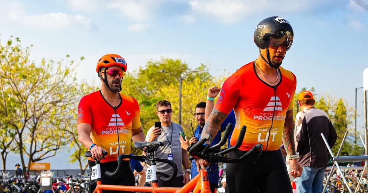 Alberto Carrillo, el primer español en completar la natación del IRONMAN 70.3 San Salvador