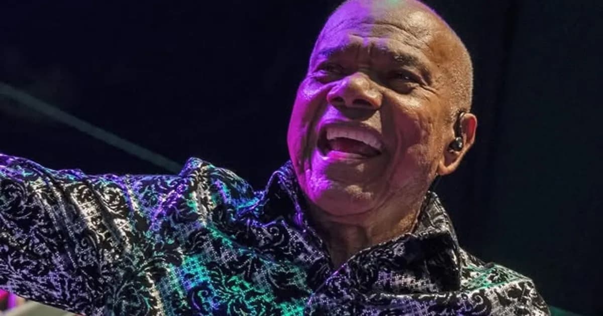 Cantante colombiano amenaza con irse si gana la izquierda en las elecciones de 2026