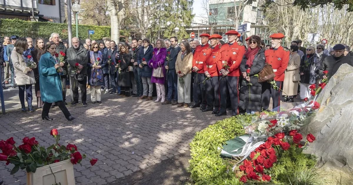 Vitoria rinde homenaje a Buesa y Díez, víctimas de ETA en un emotivo acto conmemorativo