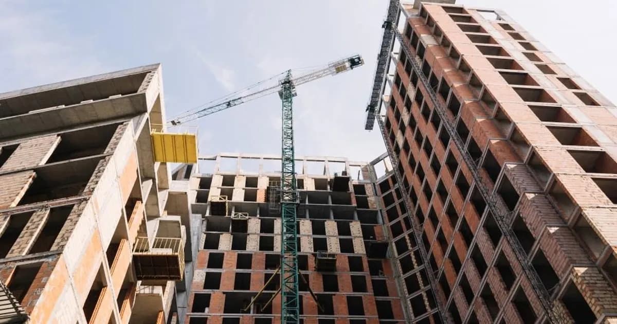 El envejecimiento de la fuerza laboral en la construcción: un desafío urgente