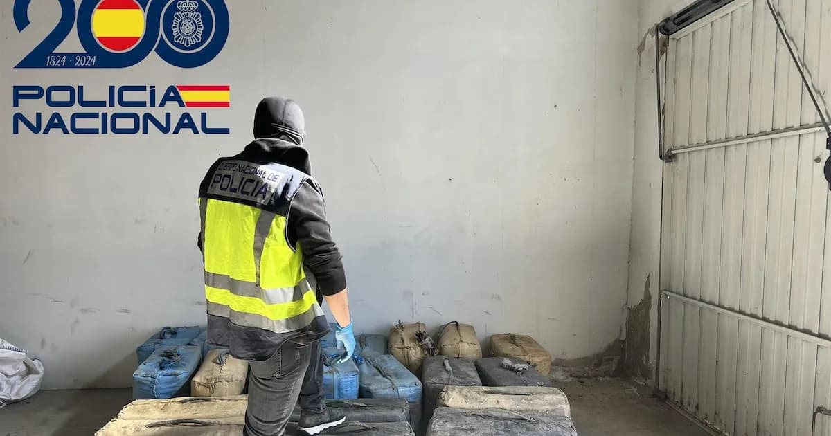 Desmantelan red de tráfico de drogas en Isla Mayor: detenciones y casi una tonelada de hachís incautada