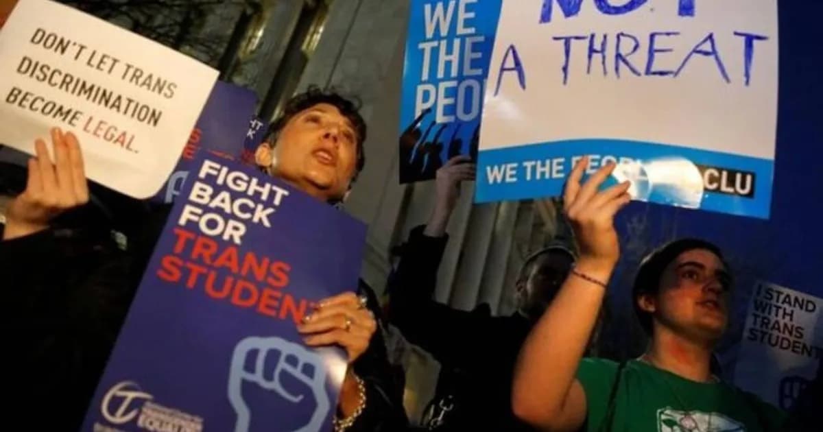 EE.UU. revoca protecciones para estudiantes transgénero en escuelas