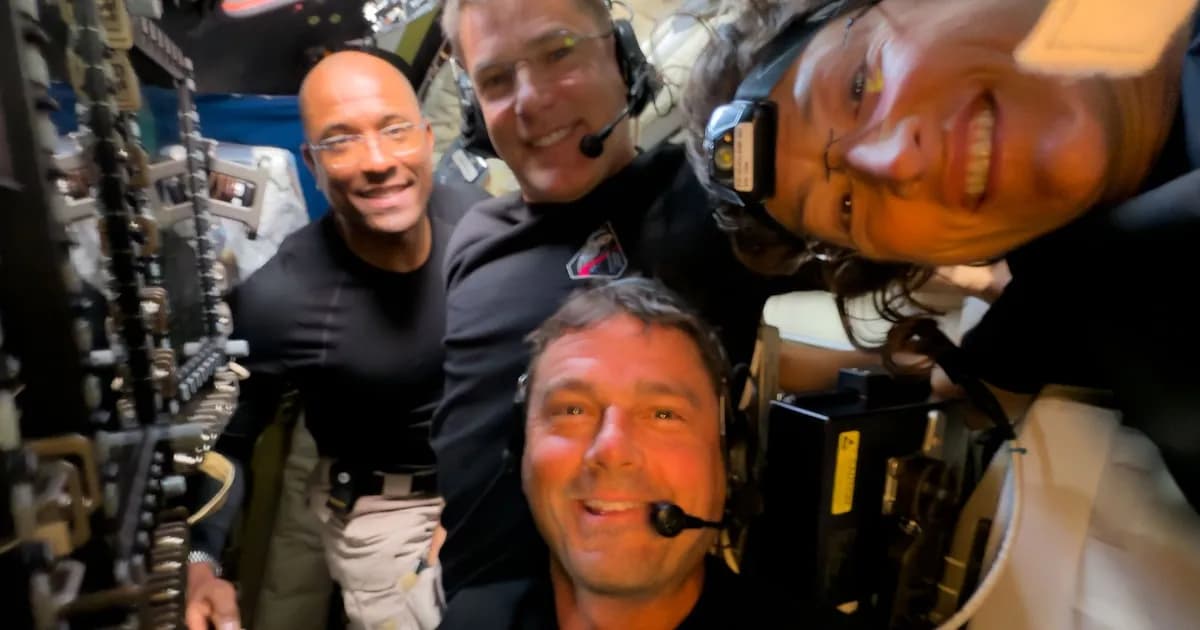 Impresionantes imágenes del sobrevuelo lunar de la NASA muestran la Tierra y un eclipse