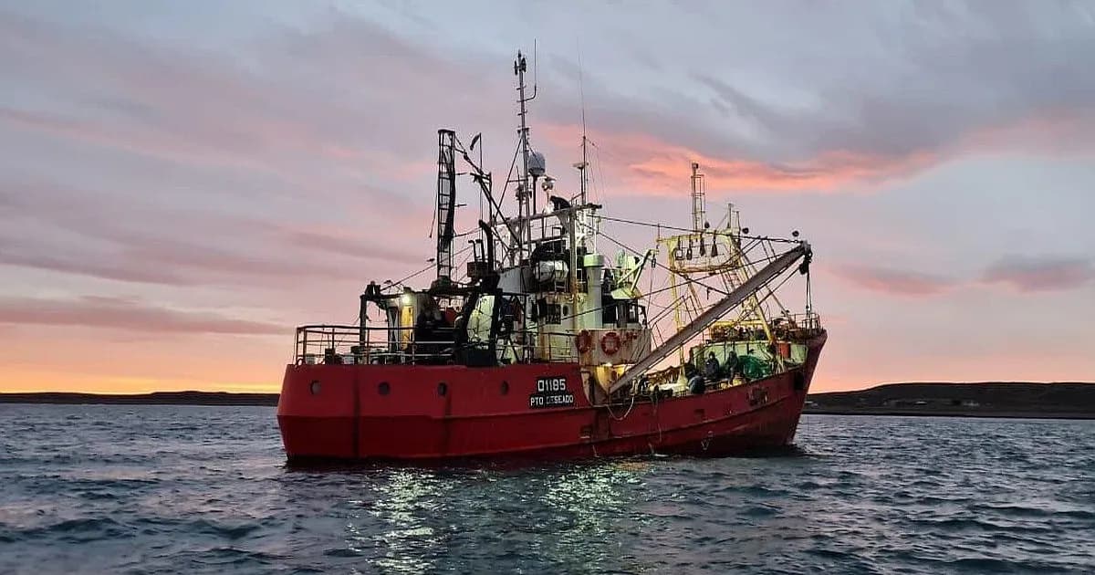 Crisis en la Pesca: Aumento de Costos Provoca Pérdidas del 30% y Parada de Barcos