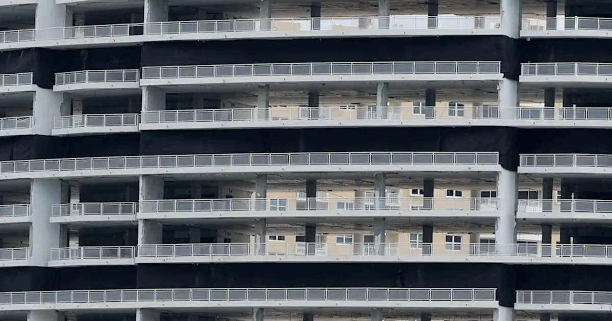 Miami se prepara para la implosión del hotel Mandarin Oriental: medidas de seguridad y prevención