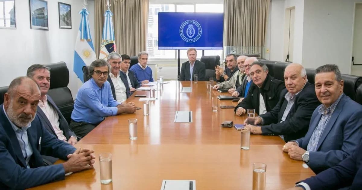 El Gobierno se reunió con empresarios del transporte: se define el futuro del servicio de colectivos
