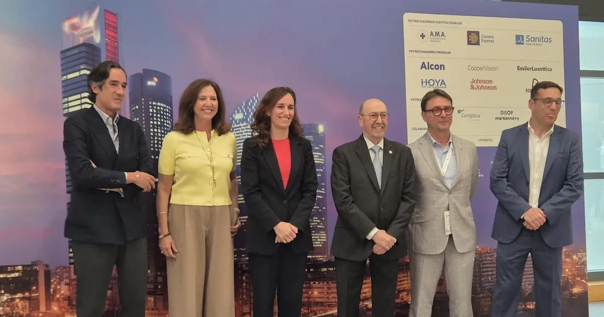 La Ministra de Sanidad aboga por la salud visual como derecho fundamental en el SNS