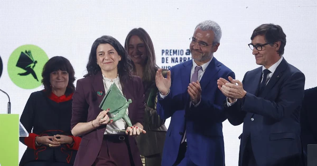 Literatura en crisis: entre críticas y premios millonarios en la escena cultural actual