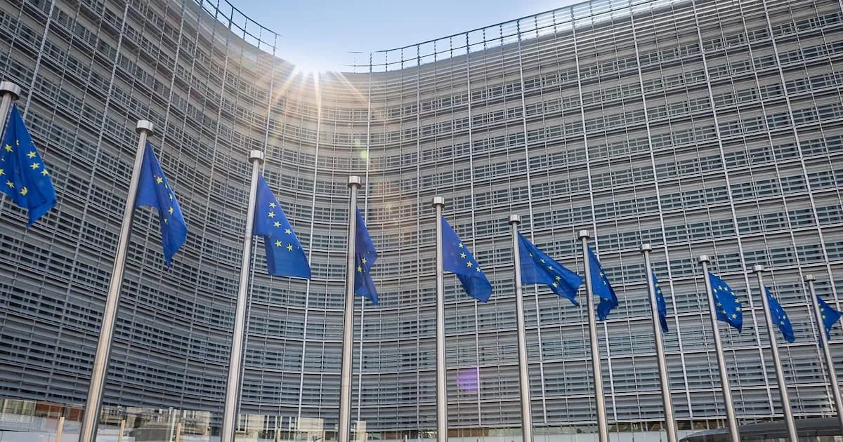 Celebraciones en Europa tras la victoria electoral de Péter Magyar en Hungría