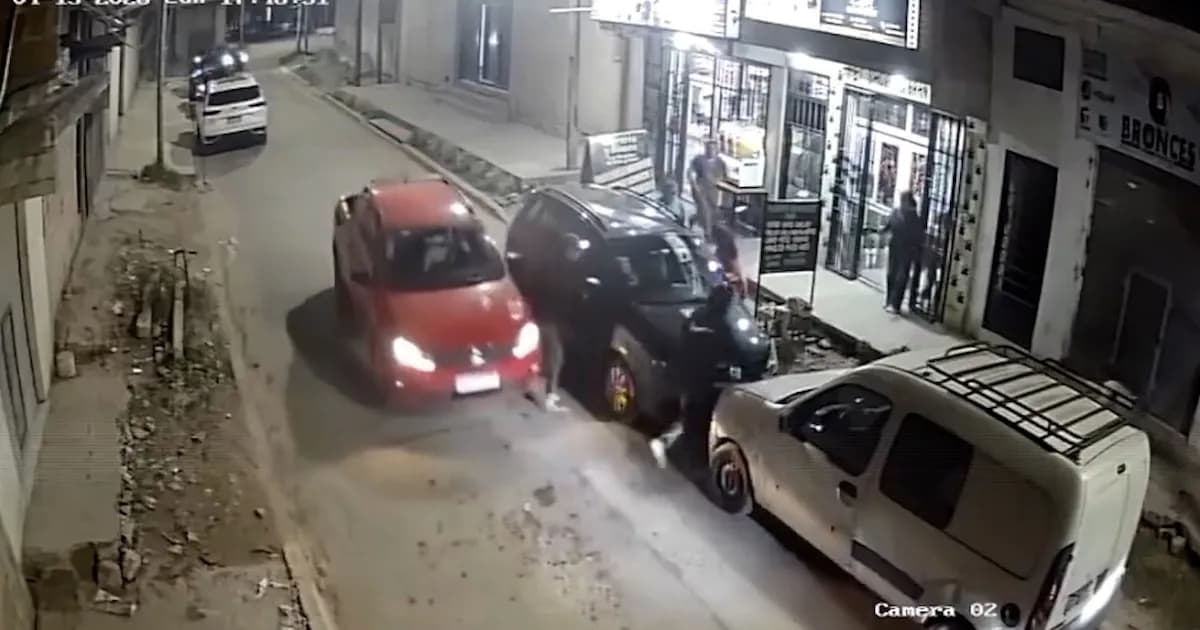 Conductor frustra asalto piraña al embestir a un ladrón en Ingeniero Budge