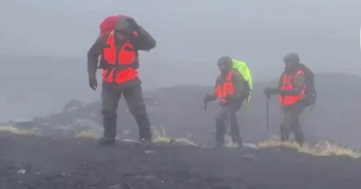 Rescatan a turista argentino perdido en el volcán Llaima tras intensa búsqueda