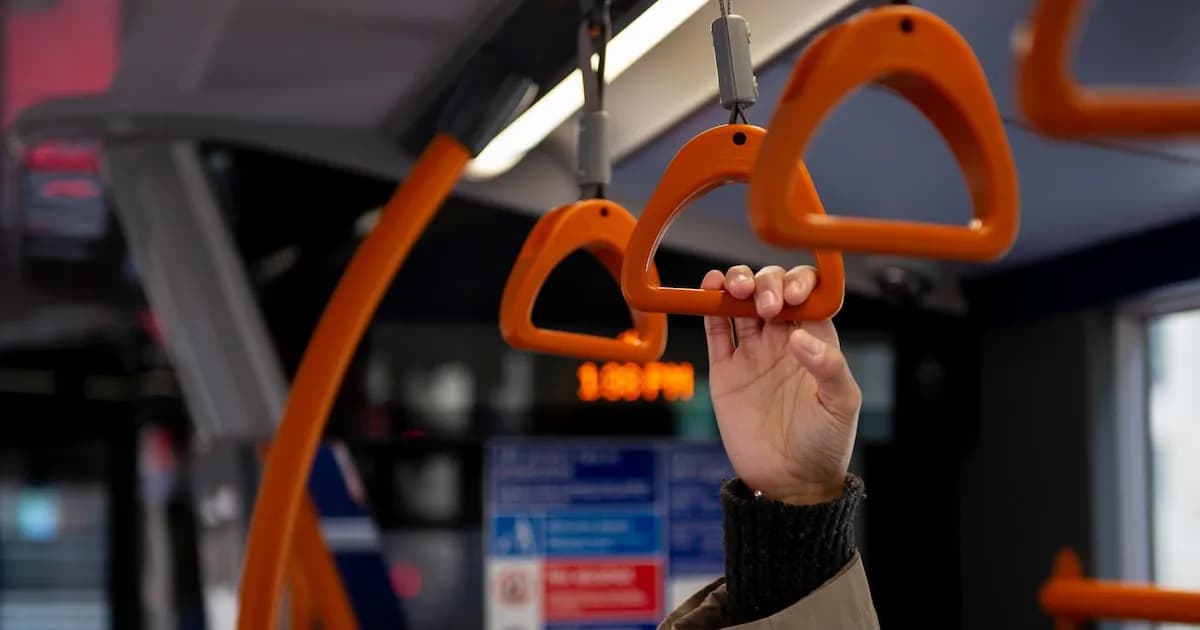 Rechazan incapacidad total a conductora de autobús con problemas visuales tras cirugía