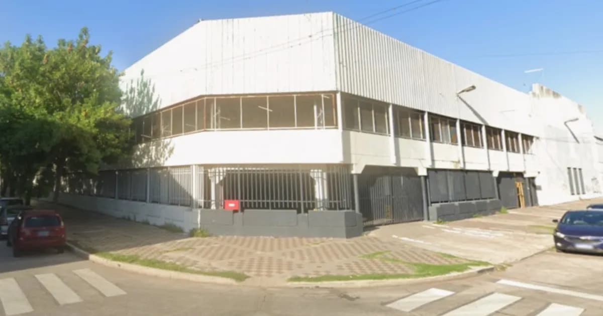 Ataque a tiros en supermercado de Rosario deja un herido y una nota mafiosa