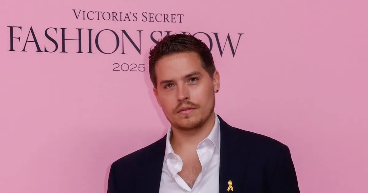 Dylan Sprouse enfrenta a un intruso en su hogar y lo retiene hasta la llegada de la policía