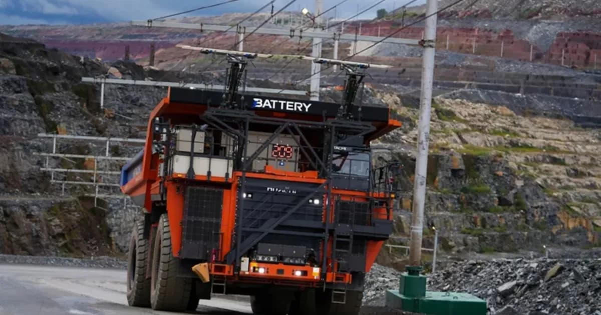 Revolución en la minería: Presentan camión eléctrico de 384 toneladas capaz de cargarse en operación
