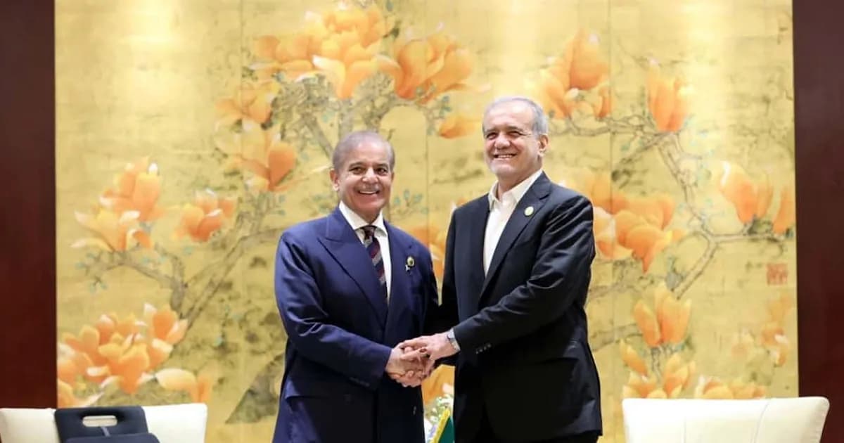 Pezeshkian y Sharif dialogarán sobre la participación de Irán en negociaciones con EE.UU.